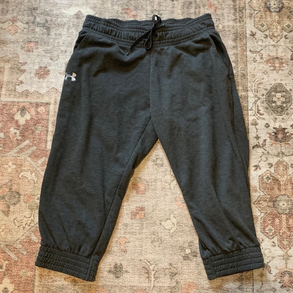 Women’s Under Armour capri sweatpants knickers